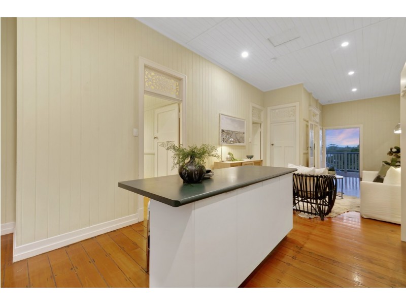 113 Empress Terrace, Bardon QLD 4065