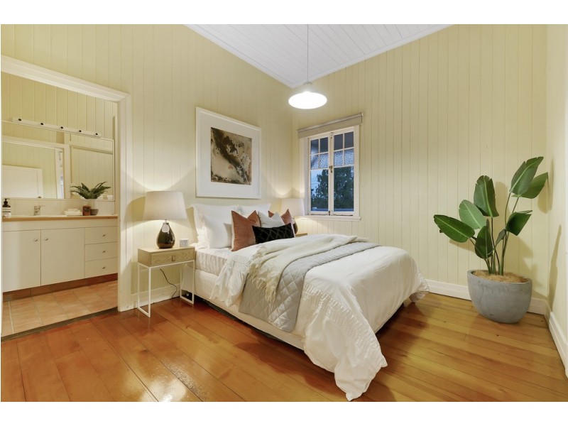113 Empress Terrace, Bardon QLD 4065