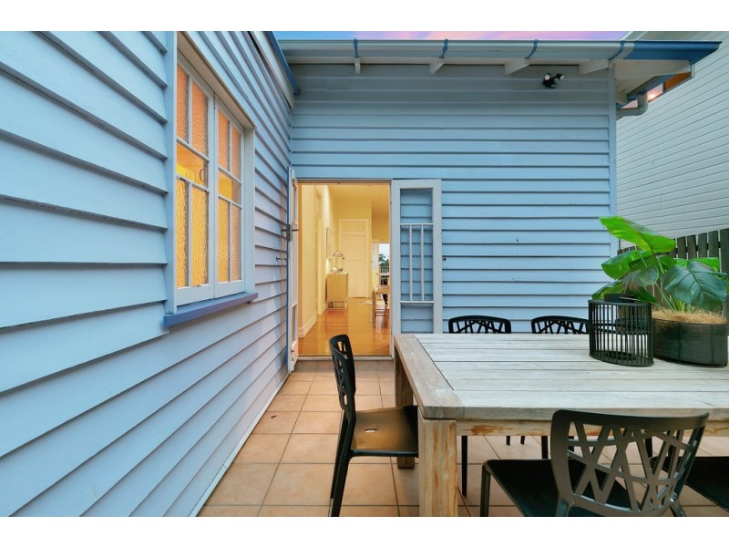 113 Empress Terrace, Bardon QLD 4065