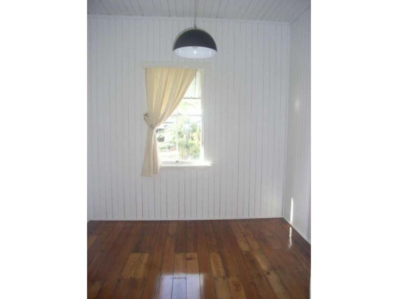 36 Mearns Street, Fairfield QLD 4103