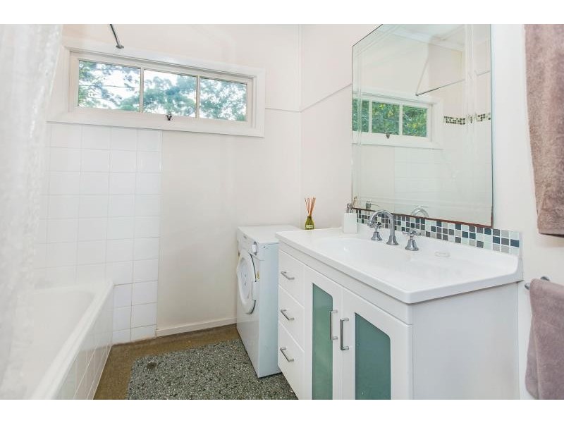 162 Taringa Parade, Indooroopilly QLD 4068