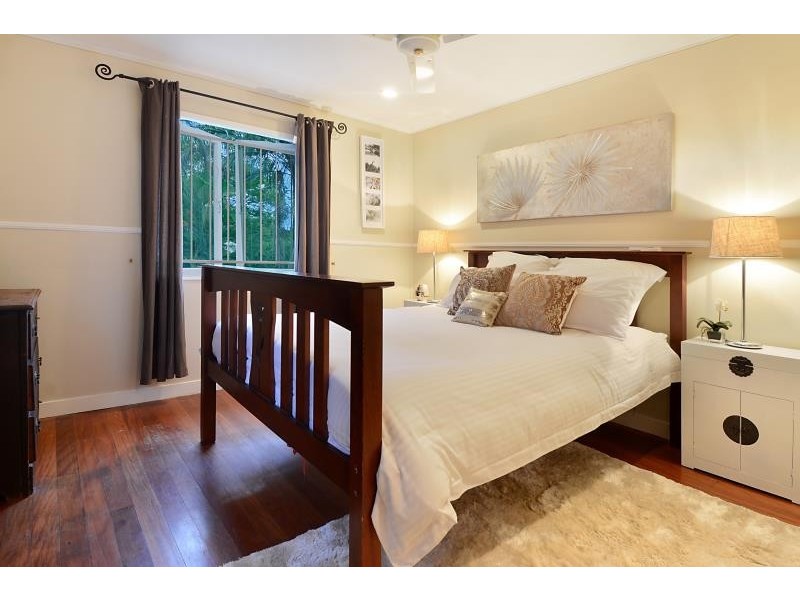 15 Rutherford Street, Stafford Heights QLD 4053