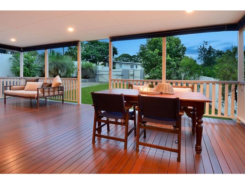 15 Rutherford Street, Stafford Heights QLD 4053