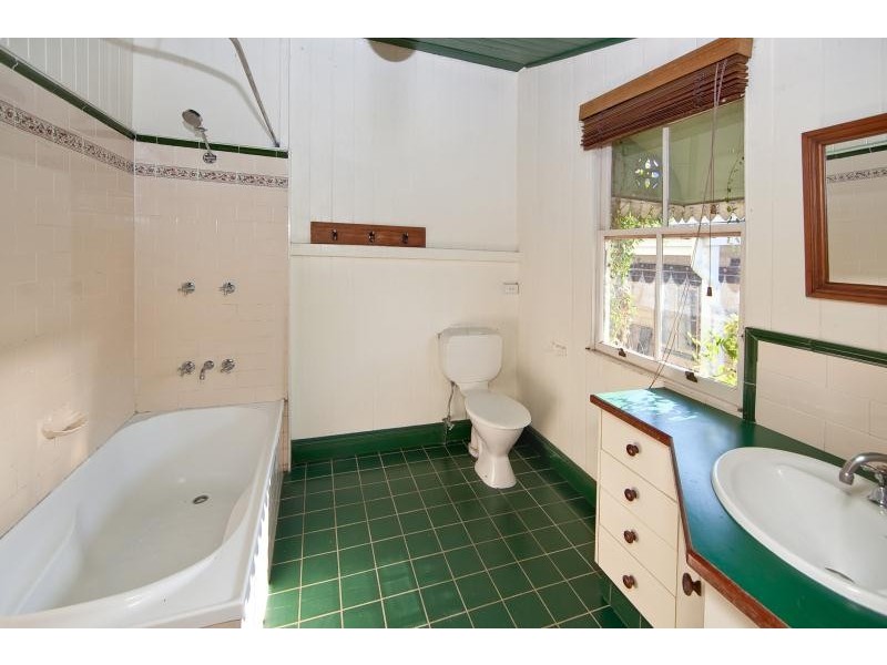 3 Arthur Terrace, Red Hill QLD 4059