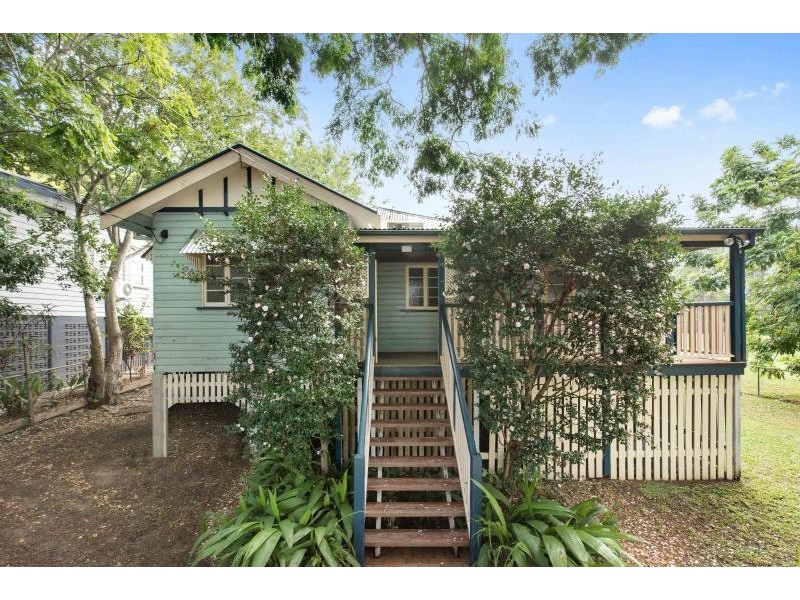 16 McLean Parade, Ashgrove QLD 4060