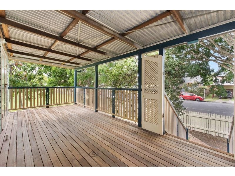 16 McLean Parade, Ashgrove QLD 4060