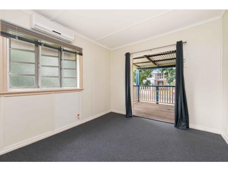 16 McLean Parade, Ashgrove QLD 4060