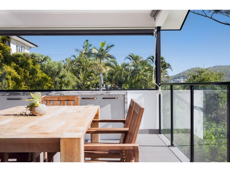 19 Coopers Camp Road, Bardon QLD 4065