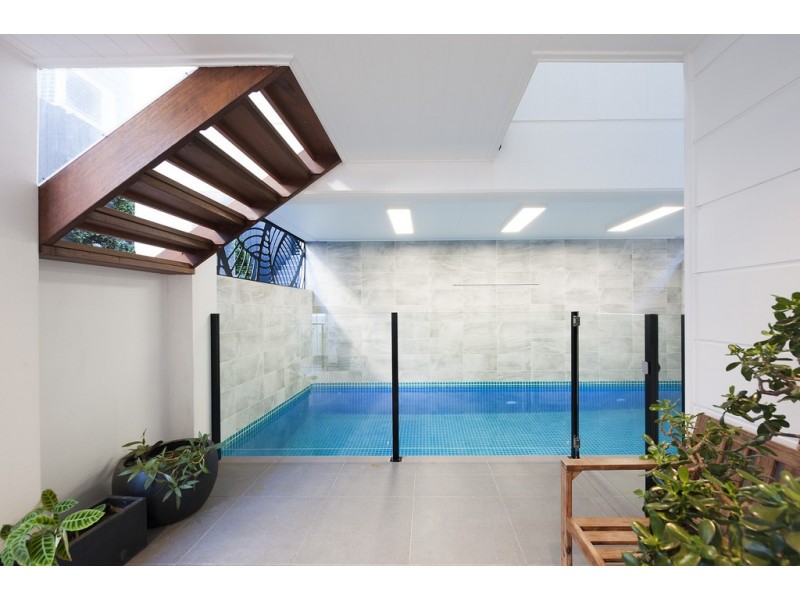 19 Coopers Camp Road, Bardon QLD 4065