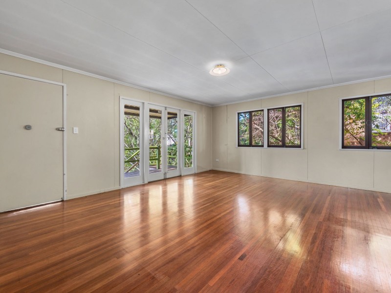 37 Currong Street, Kenmore QLD 4069