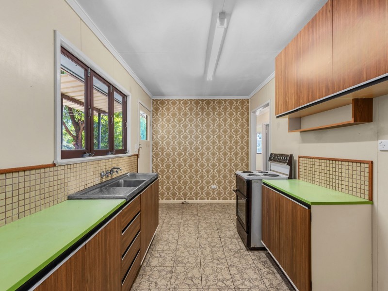 37 Currong Street, Kenmore QLD 4069