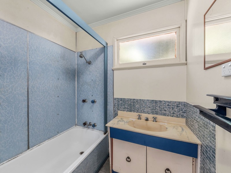 37 Currong Street, Kenmore QLD 4069