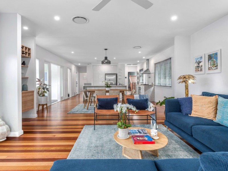 112 Outlook Crescent, Bardon QLD 4065