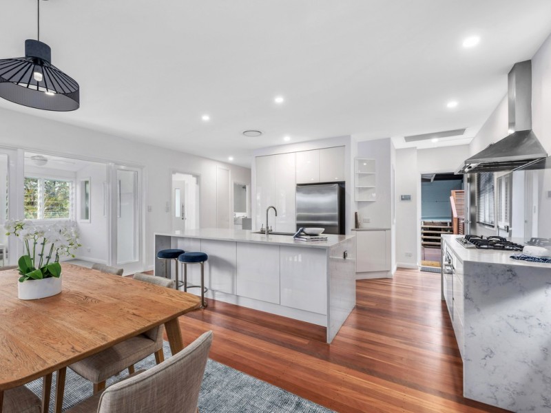 112 Outlook Crescent, Bardon QLD 4065