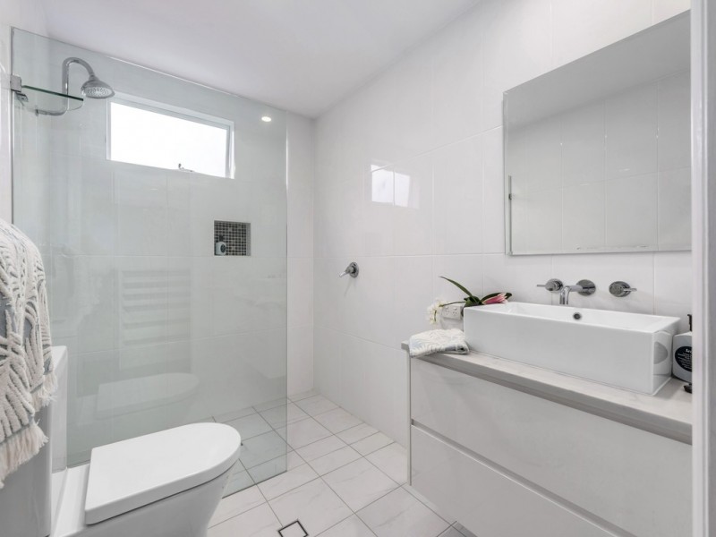 112 Outlook Crescent, Bardon QLD 4065