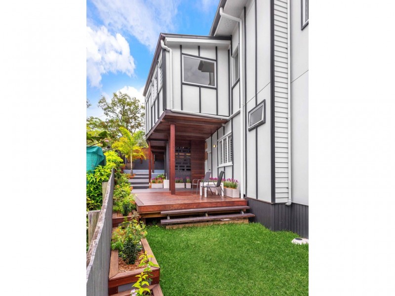 112 Outlook Crescent, Bardon QLD 4065