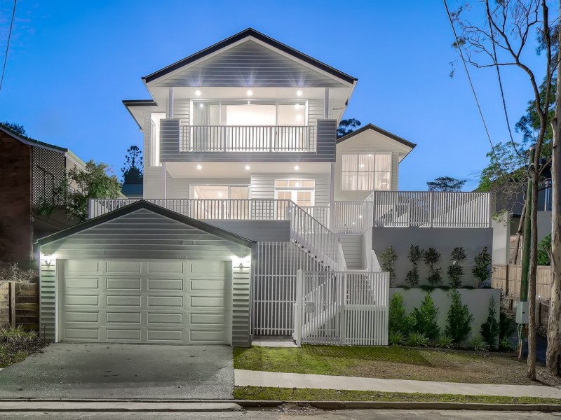 11 Rosewood Street, Bardon QLD 4065