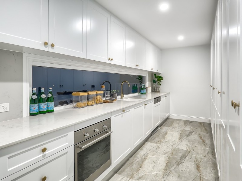 11 Rosewood Street, Bardon QLD 4065