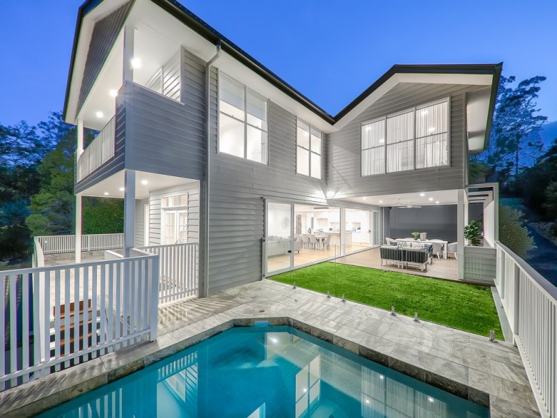 11 Rosewood Street, Bardon QLD 4065