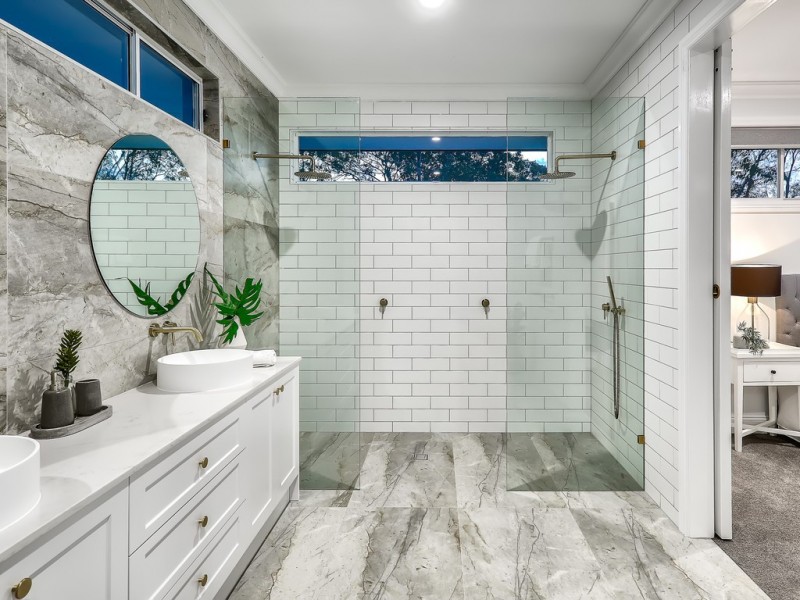 11 Rosewood Street, Bardon QLD 4065