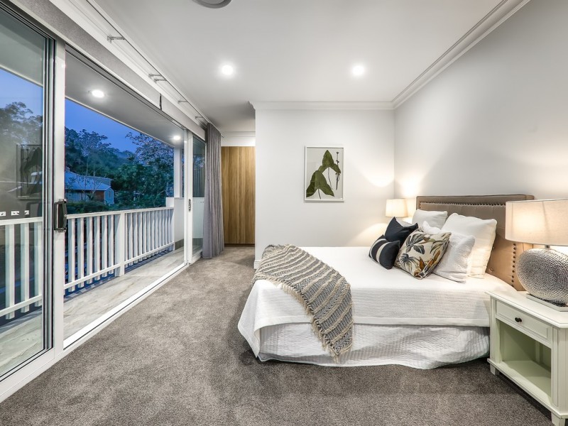 11 Rosewood Street, Bardon QLD 4065