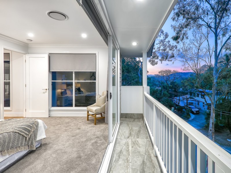 11 Rosewood Street, Bardon QLD 4065