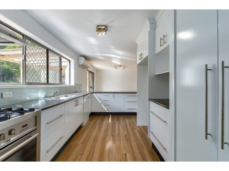 8 Maestra Street, The Gap QLD 4061