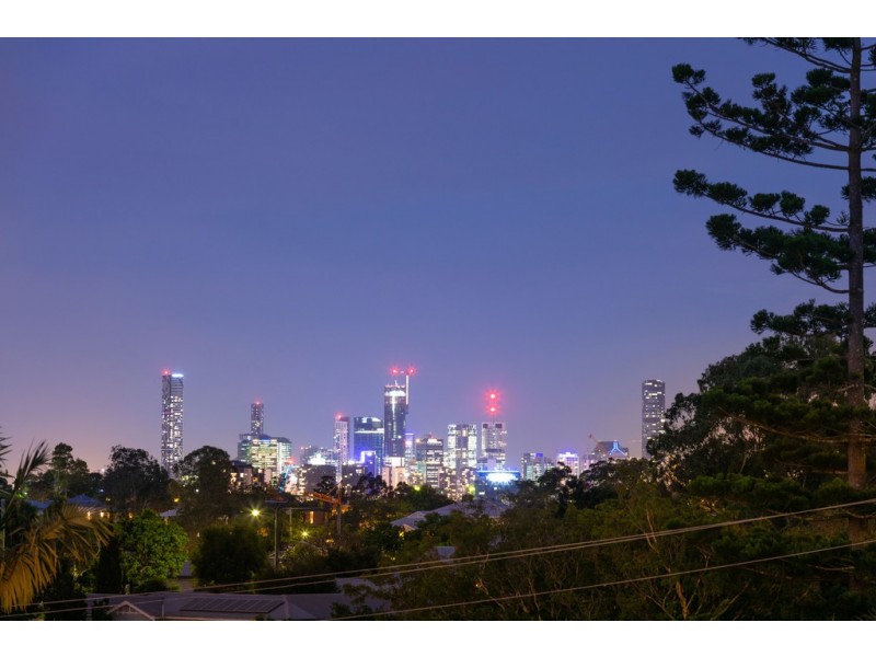 55 Taringa Parade, Indooroopilly QLD 4068