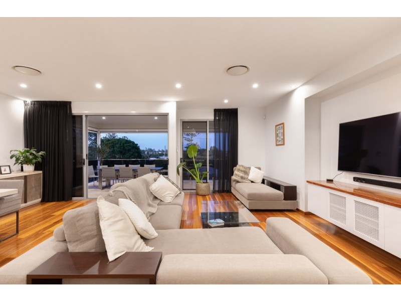 55 Taringa Parade, Indooroopilly QLD 4068