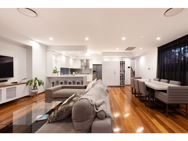 55 Taringa Parade, Indooroopilly QLD 4068