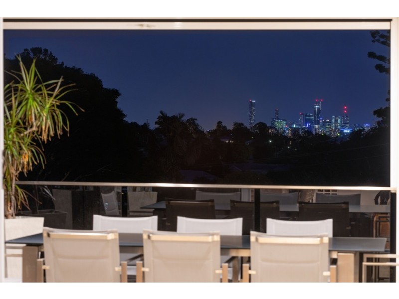 55 Taringa Parade, Indooroopilly QLD 4068