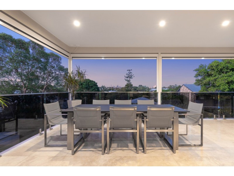 55 Taringa Parade, Indooroopilly QLD 4068