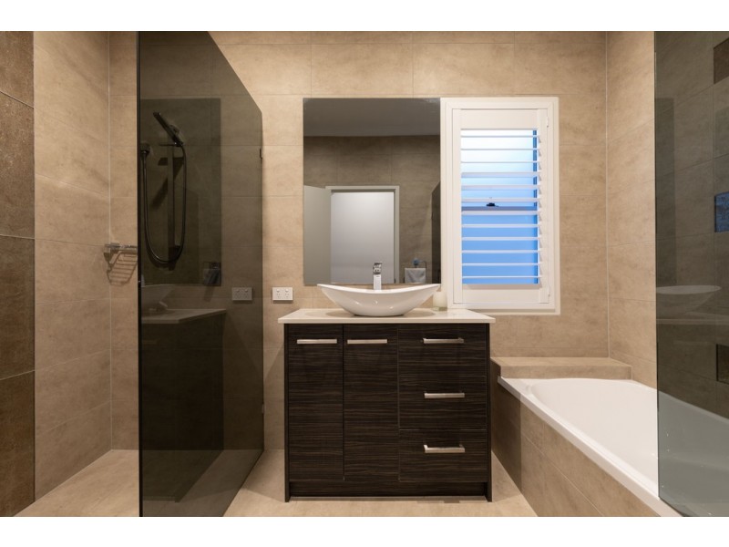 55 Taringa Parade, Indooroopilly QLD 4068