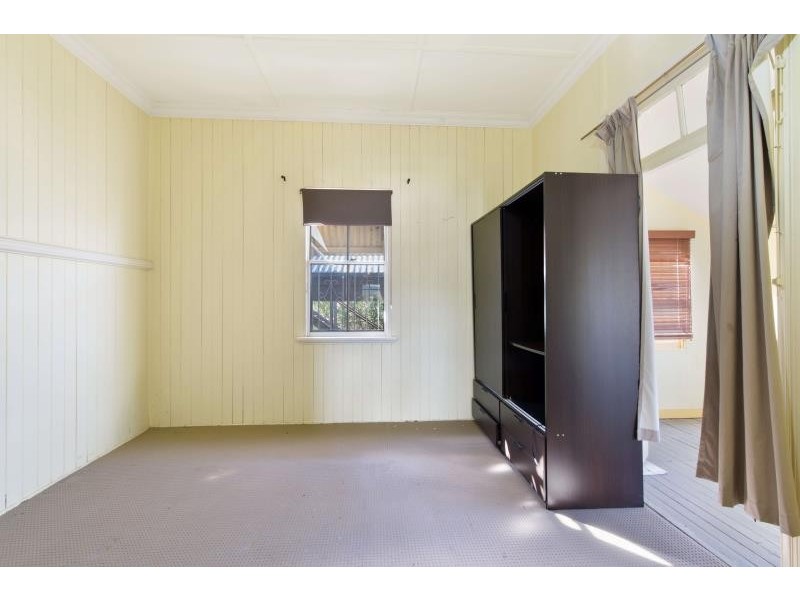 55 Heussler Tce, Milton QLD 4064