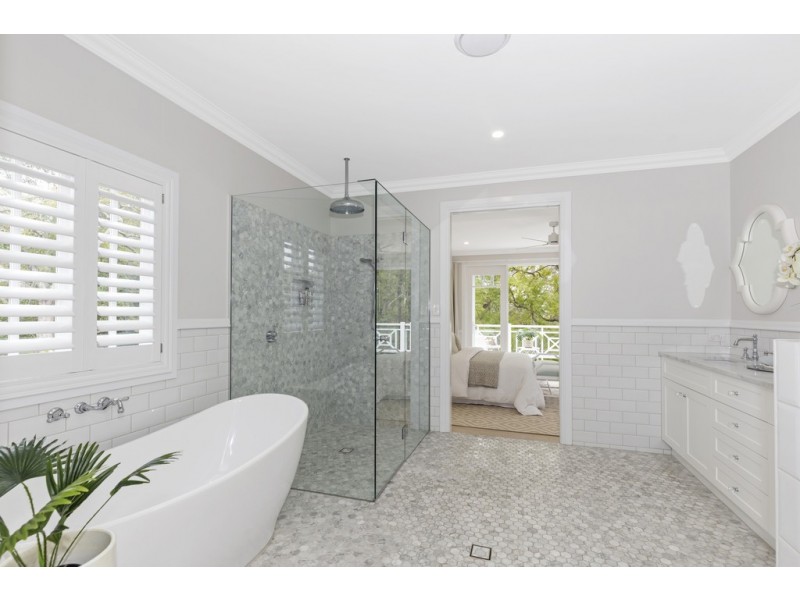 167 Simpsons Road, Bardon QLD 4065