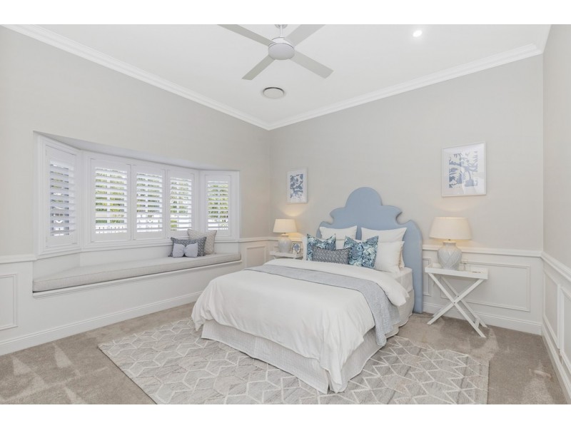 167 Simpsons Road, Bardon QLD 4065