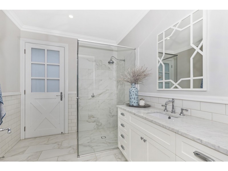 167 Simpsons Road, Bardon QLD 4065