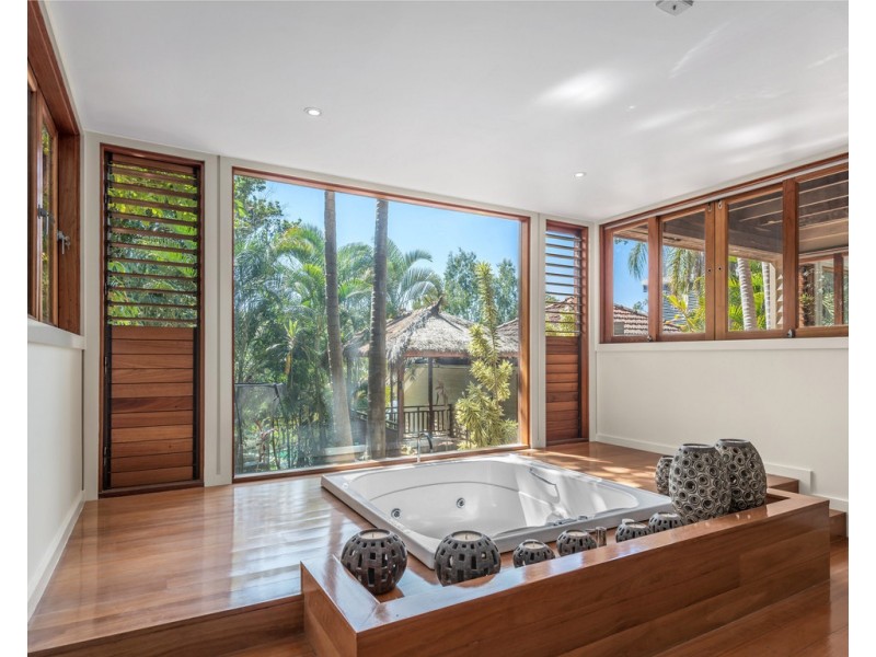 41 Outlook Crescent, Bardon QLD 4065