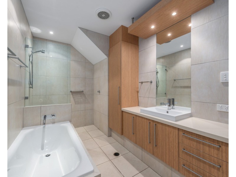 41 Outlook Crescent, Bardon QLD 4065