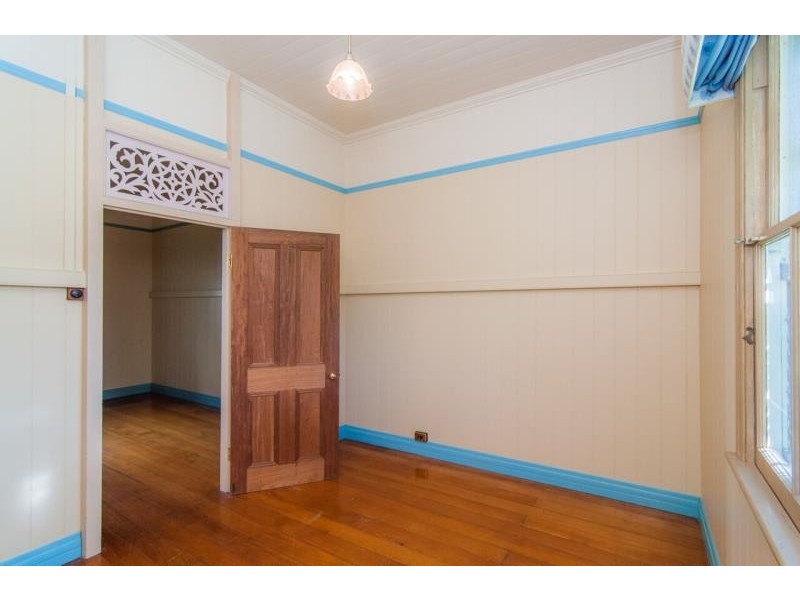 8 Broadway St, Red Hill QLD 4059