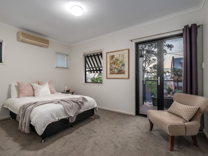 15 Wellington Road, Red Hill QLD 4059