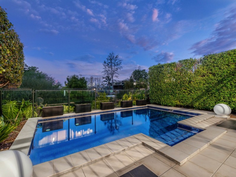 15 Wellington Road, Red Hill QLD 4059