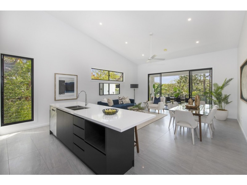 2/21 Simpsons Road, Bardon QLD 4065