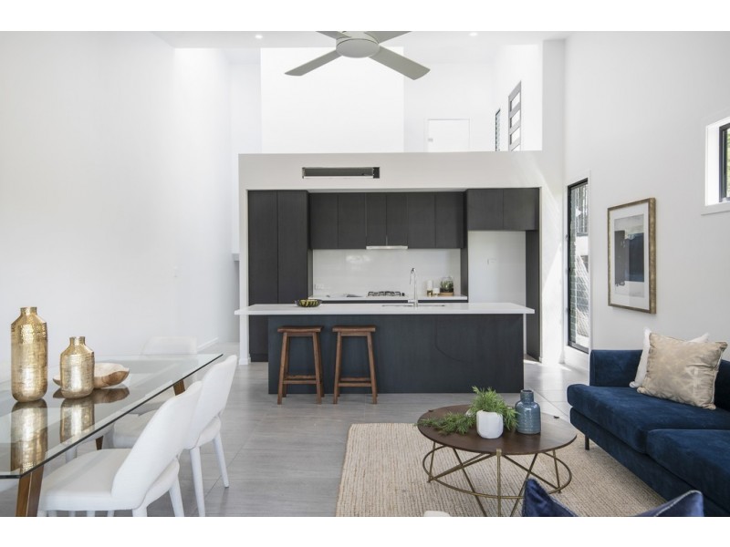 2/21 Simpsons Road, Bardon QLD 4065