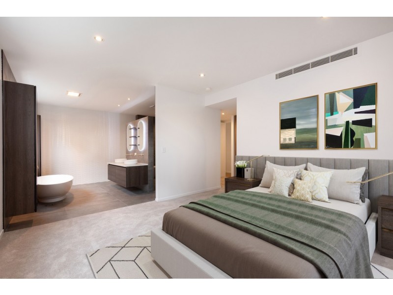 8 Prospect Terrace, St Lucia QLD 4067
