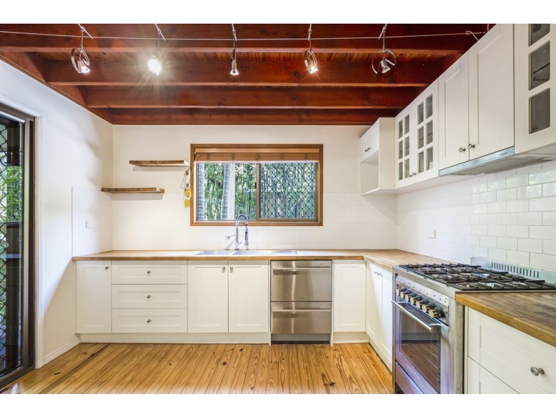 8 Rosalie Street, Bardon QLD 4065