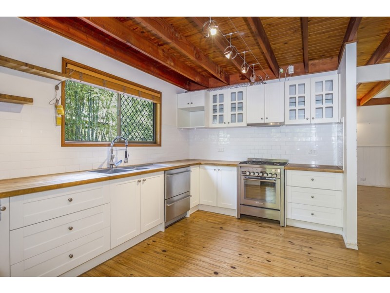 8 Rosalie Street, Bardon QLD 4065