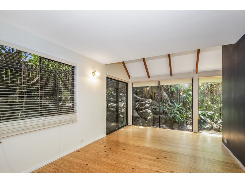 8 Rosalie Street, Bardon QLD 4065