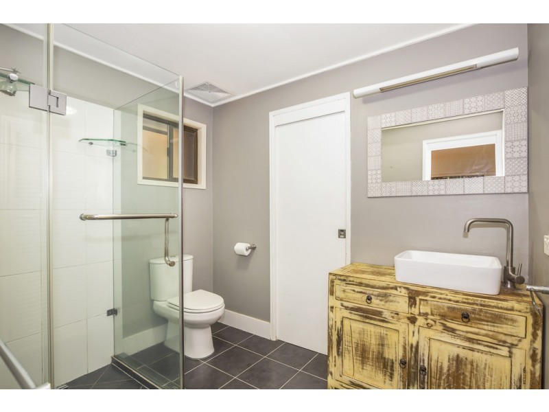 8 Rosalie Street, Bardon QLD 4065