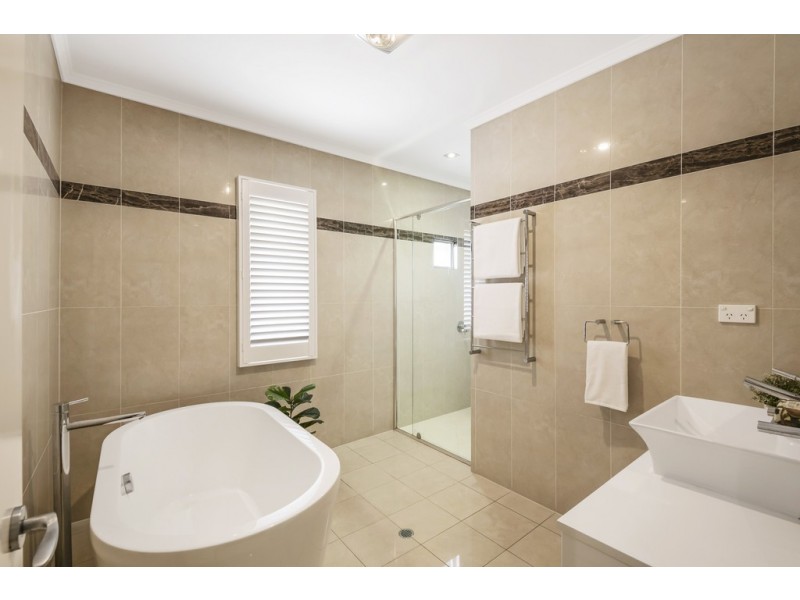 2 Glenlyon Drive, Ashgrove QLD 4060